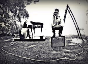 Monsieur & die Dame am Klavier