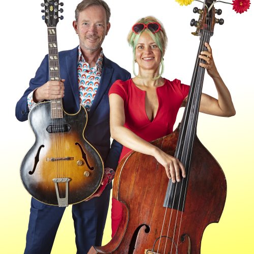 InKl Duo zang contrabas gitaar