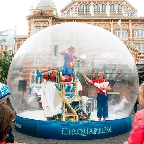 img-grid-circus-globe